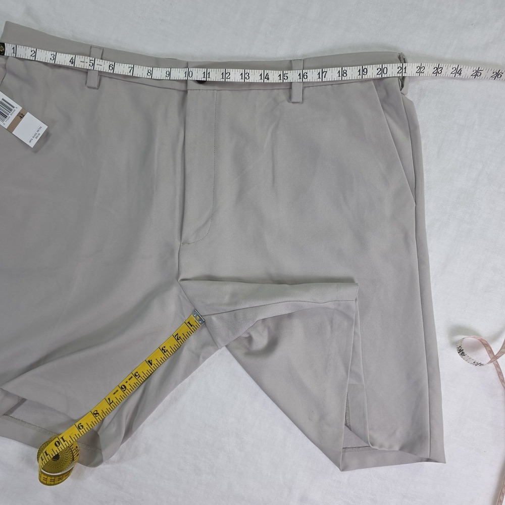 Chaps Golf 78 Men's Beige UPF 50 Stay Dry Fabric Shorts Size 42 - Picture 4 of 7